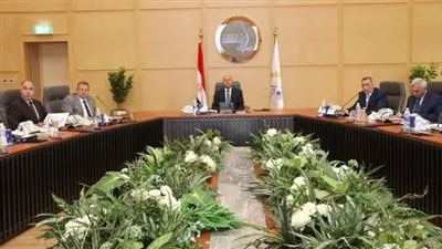 «الوزير»: تدعيم ورش السكك الحديدية بالمعدات الحديثة وتعظيم تصنيع قطع الغيار محلياً 