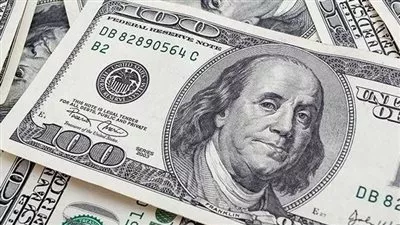 الدولار يهبط بضغط من تراجع أسعار المستهلكين في يونيو