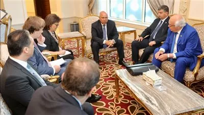 مصر تبحث مع ألمانيا إنشاء مركزًا لصيانة وإعادة تأهيل ماكينات حفر الأنفاق