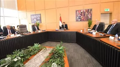 «الشربيني» يتابع الموقف التنفيذى لمشروعات هيئة تعاونيات البناء والإسكان