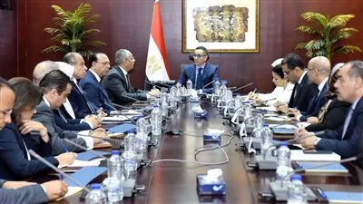 «الخطيب»: تحفيز الاستثمارات الموجهة للتصدير وزيادة تنافسية المنتج المصري بالأسواق الخارجية