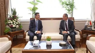 «الاتصالات» تتعاون مع «التموين» لميكنة منظومة الدعم وضمان وصوله لمستحقيه