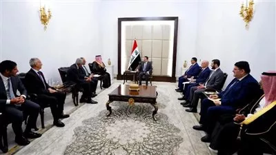 رئيس الوزراء يدعو رجال الأعمال المصريين والسعوديين للاستثمار بالمنتجعات السياحية في العراق 