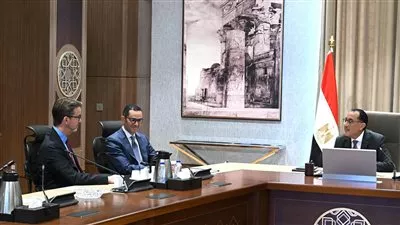 الحكومة تتعاون مع «إنفورما» البريطانية لجذب الاستثمارات الأجنبية إلى مصر