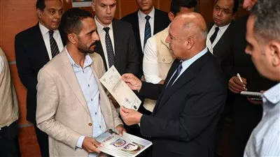  «الوزير» يشهد حصول عدد من المستثمرين على رخص التشغيل وشهادات السجل الصناعي