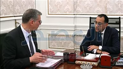 الحكومة: توفير إمدادات الوقود اللازمة لتشغيل محطات الكهرباء على رأس الأولويات 