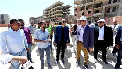 وزير الإسكان يوجه بسحب الأعمال من الشركات المتقاعسة بمشروعات العلمين الجديدة