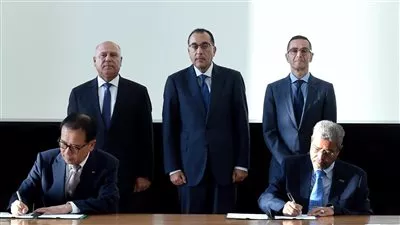 «العربي» توقع مع «شارب» عقد إنشاء مصنع ثلاجات باستثمارات 50 مليون دولار