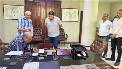 وزير الكهرباء يتفقد قطاع شبكات المدن الجديدة بالعاشر من رمضان  