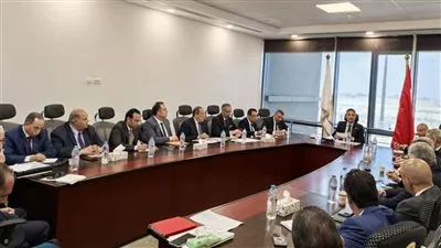 وزير التموين يؤكد أهمية ضمان وفرة وإتاحة السكر بالأسواق لضبط الأسعار