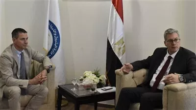 وزير البترول يبحث خطط كابريكورن لزيادة إنتاجها من الغاز بالصحراء الغربية