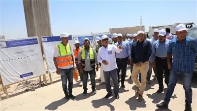 وزير النقل يتفقد مواقع العمل بمشروع الخط الأول للقطار الكهربائي السريع