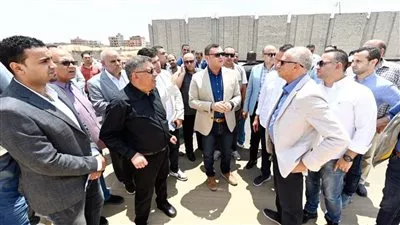 وزير الإسكان يتفقد مشروعات تطوير محاور الطرق بمدينة السادات