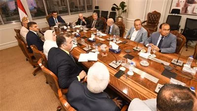 وزير الإسكان يطالب «اتحاد مقاولي التشييد» بمعايير محددة لتقييم الشركات