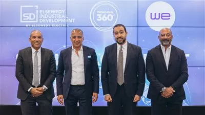 المصرية للاتصالات تتعاقد مع «السويدي» لتنفيذ البنية التحتية التكنولوجية لمدينة السخنة 360