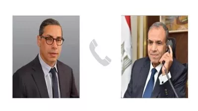 وزير الخارجية يتابع مع نظيره القبرصي تطورات القضايا الإقليمية ذات الاهتمام المشترك