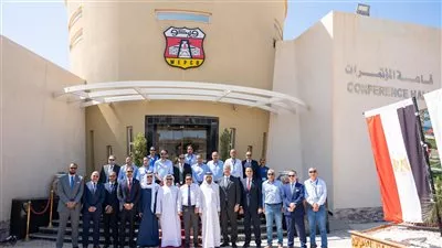 رئيس حكومة إمارة الفجيرة يتفقد منطقة ميناء الحمراء البترولي