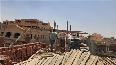 وزير الإسكان: حملات مكبرة لإزالة مخالفات بناء بمدينة القاهرة الجديدة 