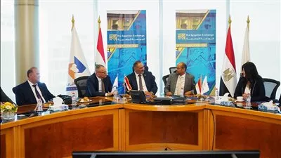 رئيسا البورصتين المصرية والعراقية يوقعان بروتوكول تعاون لتعزيز العمل المشترك