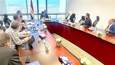 وزير الاستثمار يبحث تعظيم استفادة قطاع صناعة السيراميك من برامج مساندة الصادرات