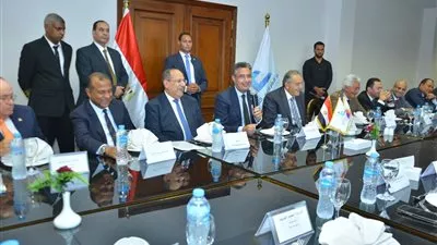 وزير التموين يتابع مع «الغرف التجارية» استعدادات إقامة معارض «أهلا مدارس»