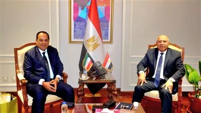 مصر والكويت تبحثان تدعيم التعاون المشترك بمجالات الصناعة والنقل واللوجستيات
