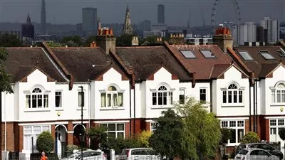 ارتفاع طلب المشترين على العقارات في بريطانيا بعد خفض أسعار الفائدة