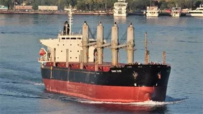 تداول 10 آلاف طن 524 شاحنة بضائع بموانئ البحر الأحمر