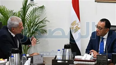 الحكومة: مشروع للتوسع في صيدليات إسعاف 24 بالمحافظات 