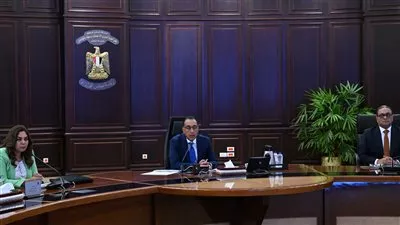 مدبولي: المحافظون مسئولون عن استيداء حق الدولة بوحدات ساكني المناطق غير الآمنة