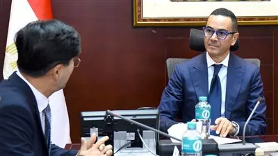 وزير الاستثمار يبحث خطط شركة سامسونج لزيادة إنتاجها في مصر