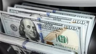 الدولار يواصل تراجعه أمام الجنيه بالبنوك خلال تعاملات بداية الأسبوع