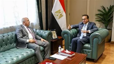 وزيرا الصحة والصناعة يبحثان تعظيم الاستثمارات في مجال توطين صناعة الأدوية