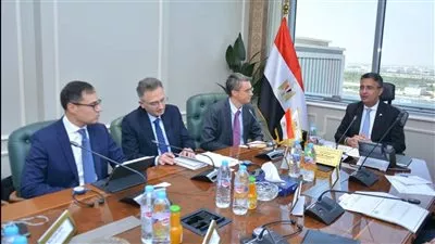 وزير التموين يتابع مع البنك الدولي إجراءات زيادة السعات التخزينية لصوامع الحبوب