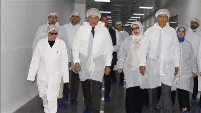 وزير قطاع الأعمال يوجه بتحقيق الاستغلال الأمثل للطاقات المتاحة بشركة النيل للأدوية