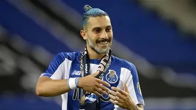 النصر السعودي يعلن فسخ عقد اللاعب البرازيلي أليكس تيليس