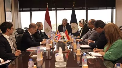 مصر وبريطانيا تبحثان تعزيز التعاون المشترك في الاستثمار السياحي والفندقي