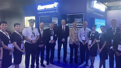 وزير الطيران المدني يتفقد أجنحة معرض مصر الدولى للطيران والفضاء 2024