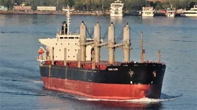 تداول 50 ألف طن و 695 شاحنة بضائع بموانئ البحر الأحمر