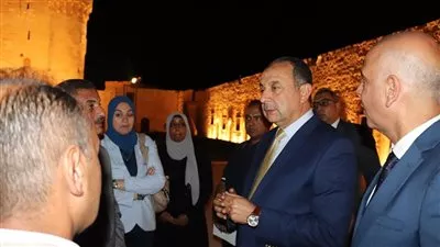 وزير قطاع الأعمال يتابع تجارب التشغيل لعرض «الصوت والضوء» بقلعة قايتباي بالإسكندرية
