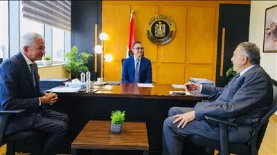 وزير الاستثمار يبحث سبل تعزيز التعاون مع اتحاد الغرف التجارية