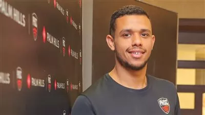 لاعب بالم هيلز مصطفى عسل يتوج ببطولة مصر الدولية للإسكواش