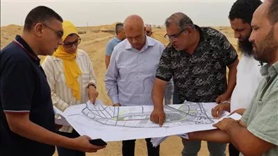 وزير الإسكان يتابع تنفيذ مشروعات الطرق والمرافق في 3 مدن جديدة