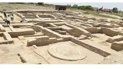 الكشف عن ثكنات عسكرية ومخازن للأسلحة بمنطقة آثار تل الأبقعين في البحيرة