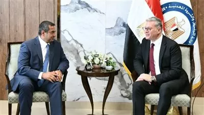 وزير البترول يبحث تعزيز التعاون مع شركة إنفينيتى سولار  بمجال كفاءة الطاقة 