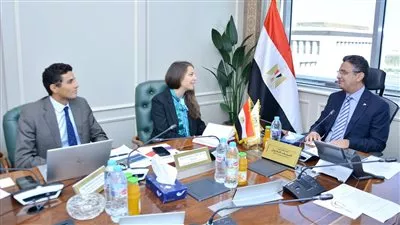 وزير التموين يتابع موقف تنفيذ المشروعات المشتركة مع الوكالة الفرنسية للتنمية