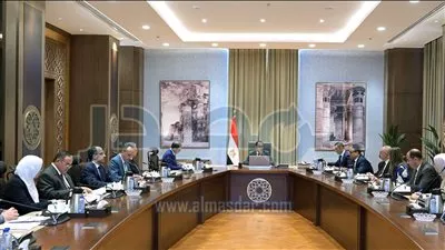 رئيس الوزراء يوجه بوضع ضوابط نوعية لتنظيم سوق السيارات في مصر