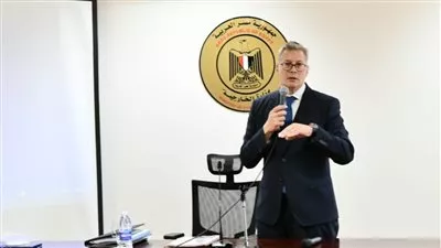 مصر تدعو سفرائها لتشجيع الشركات العالمية على الاستثمار بقطاع البترول والغاز