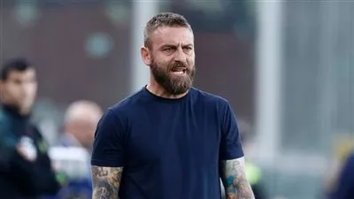 نادي روما الإيطالي يعلن إقالة المدير الفني دي روسي