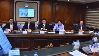 وزير الطيران يبحث مع CSCEC الصينية تطوير منظومة المطارات المصرية 